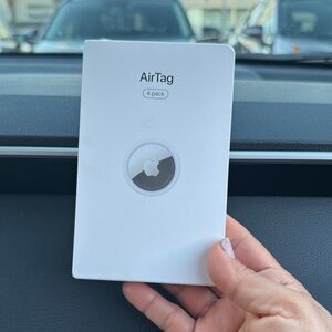Apple AirTag Set in White